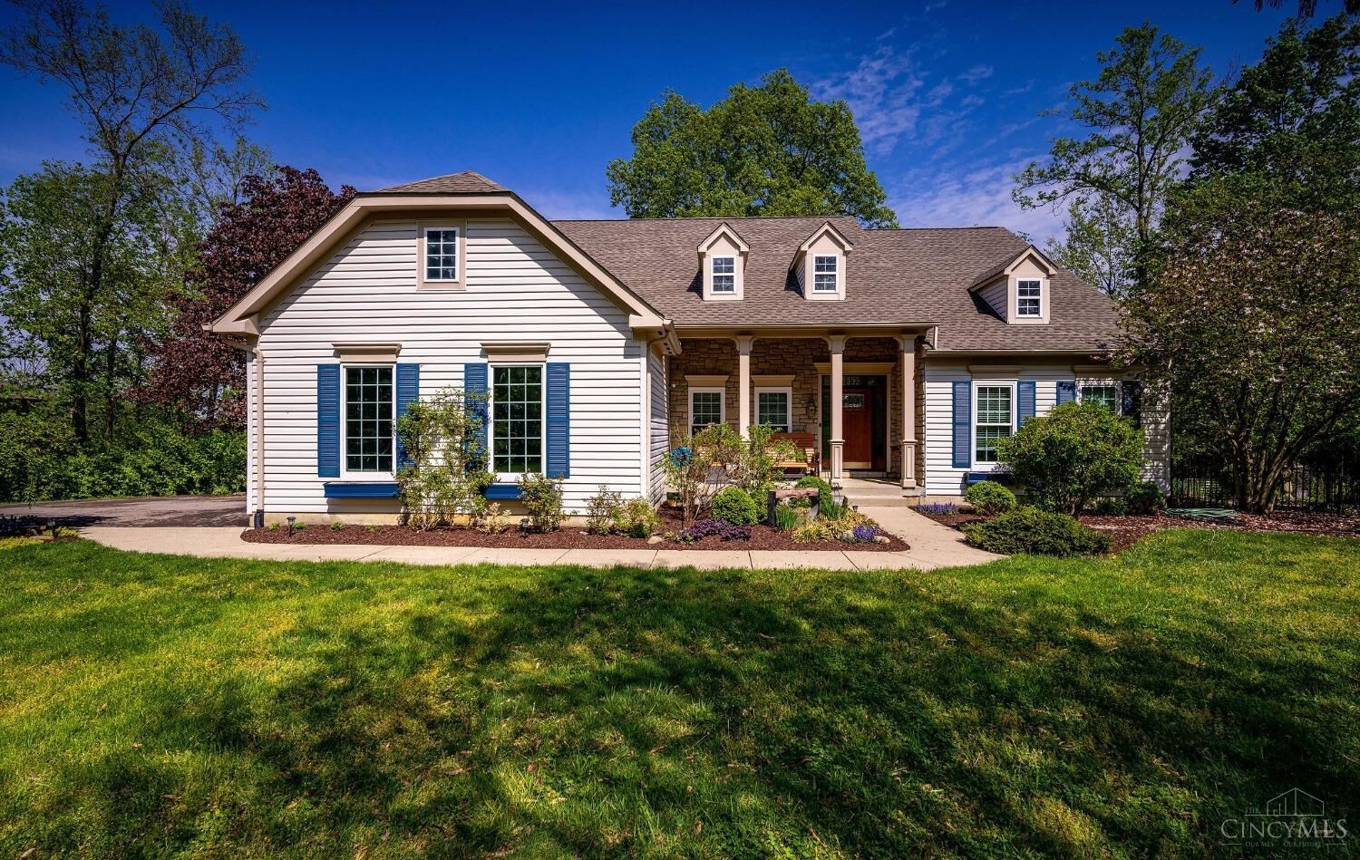 Property Photo:  4892 Long Farm Lane  OH 45067 