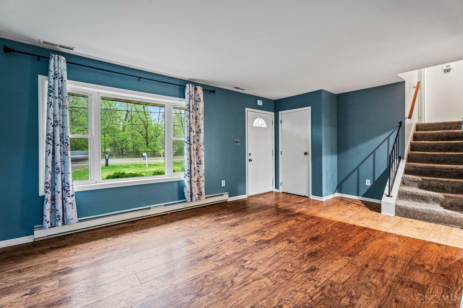 Property Photo: 10061 Kenwood Road OH 45236