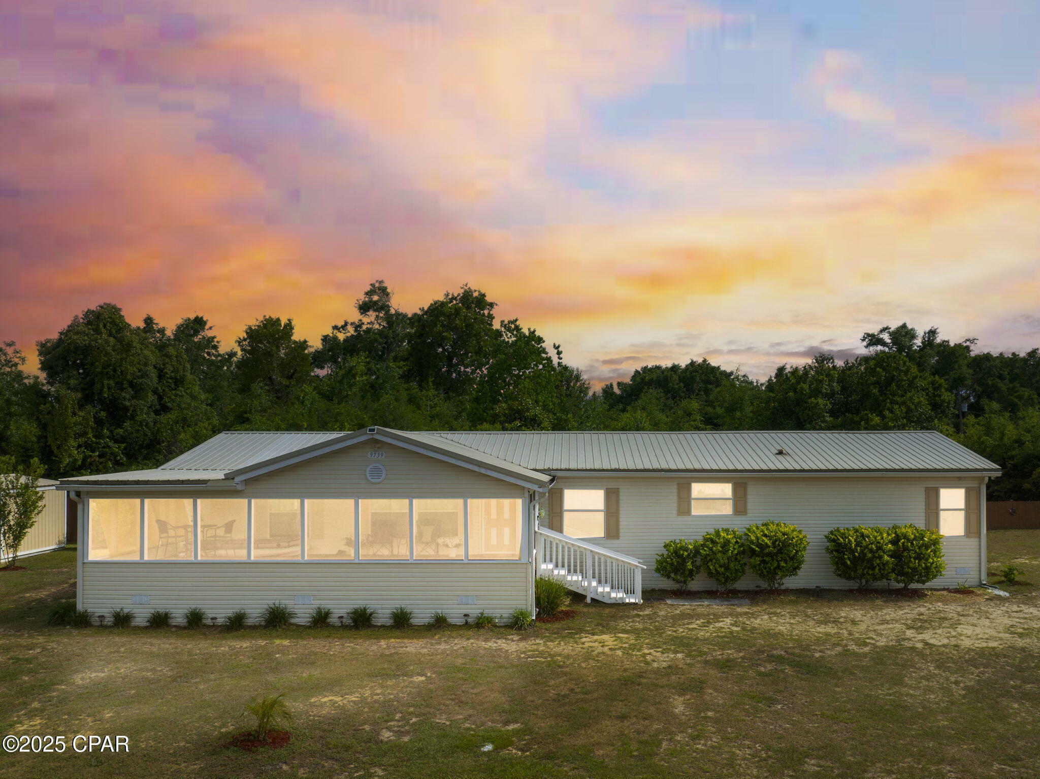 Property Photo: 9739 Creek Bank Drive FL 32466