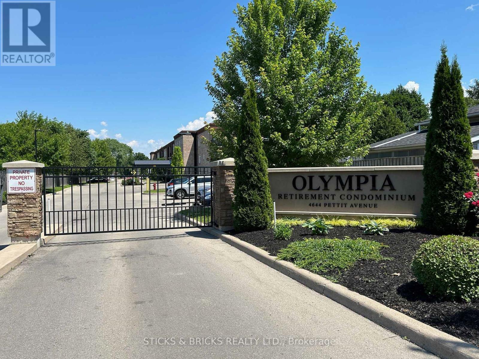 Property Photo: 4644 Pettit Avenue 111 ON L2E 0B4
