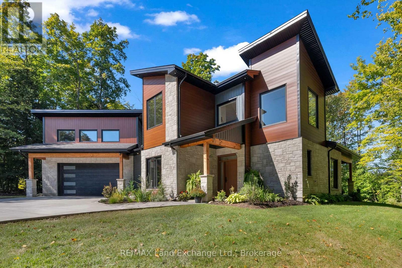 Property Photo: 19 Walker Way ON N0H 2G0