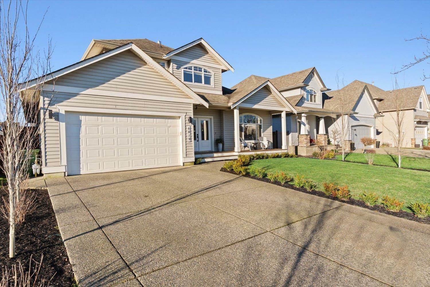 Photo de la propriété: 6819 School Lane BC V2R 5T1