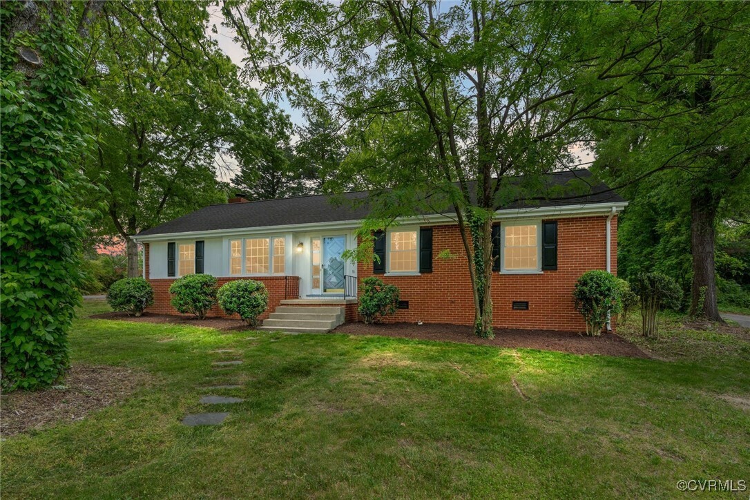 Property Photo: 411 Glendale Drive VA 23229