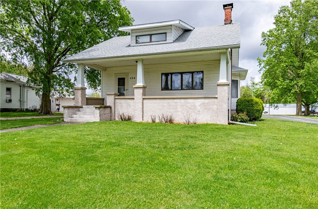 Property Photo: 150 W Ruby Street IL 62544