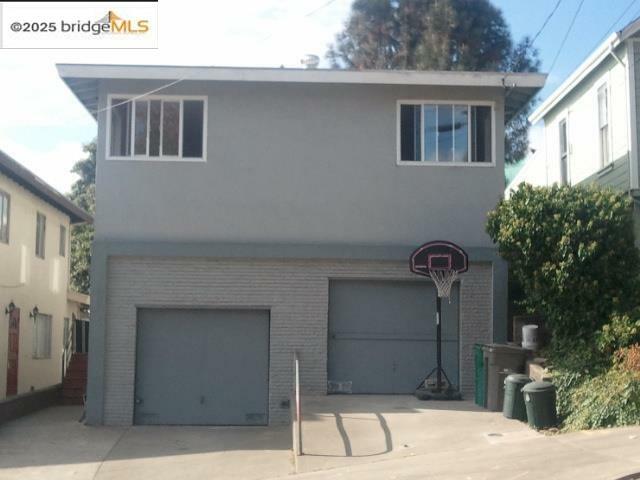1435 E 32nd St  Oakland CA 94602 photo