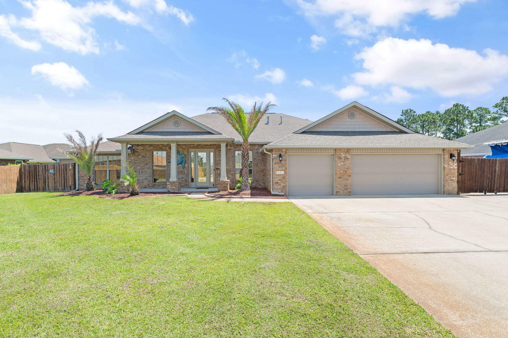 Property Photo: 9681 Meadow Wood Lane FL 32566