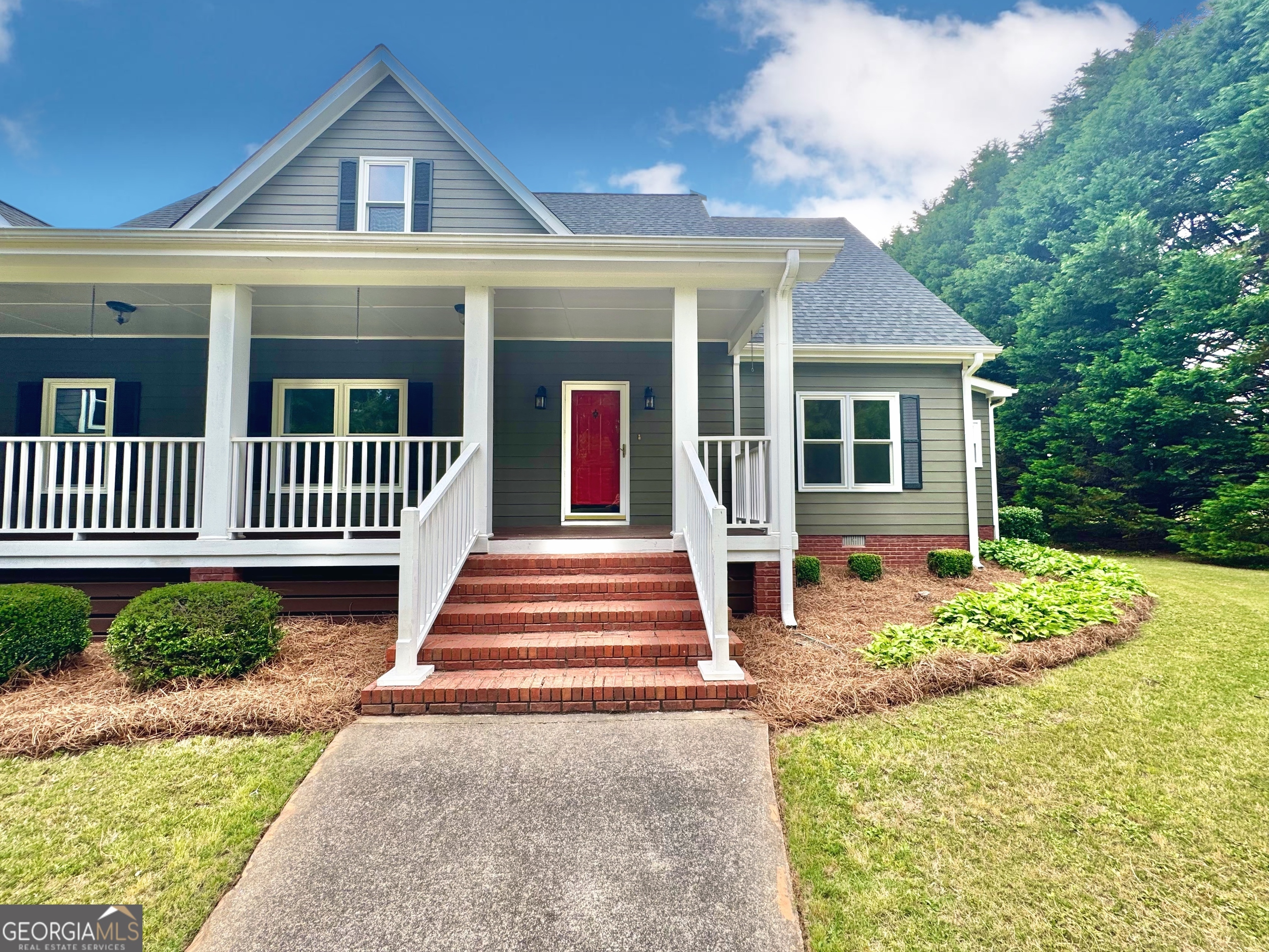 Property Photo: 1040 Rock Creek Road GA 30025