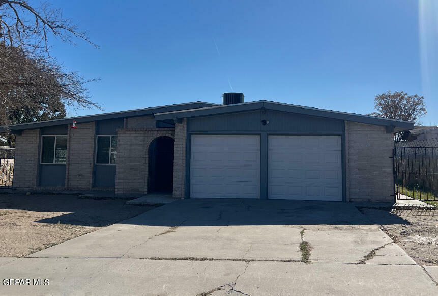 Property Photo: 904 La Barca Drive TX 79907