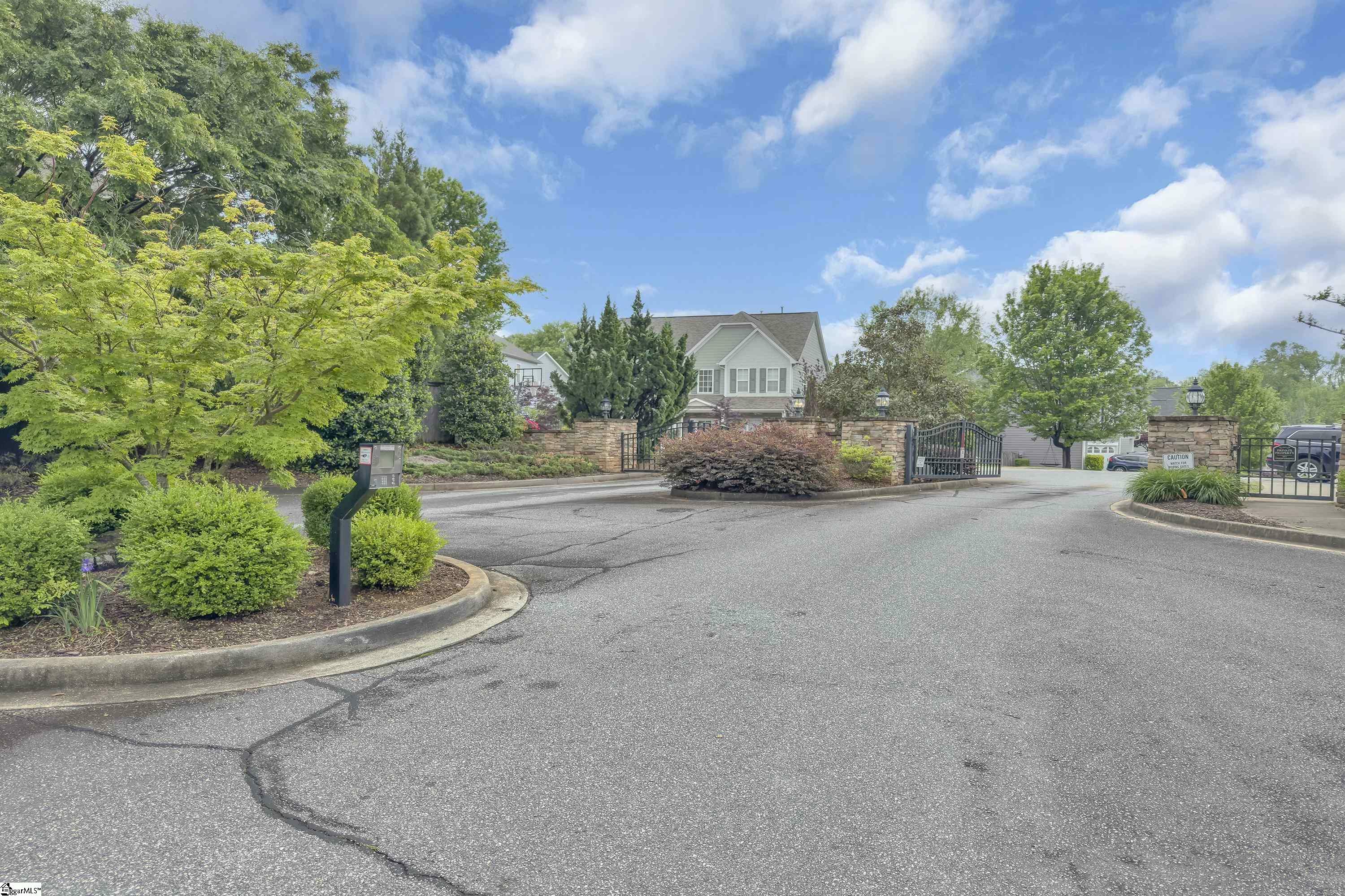 Property Photo: 9 Edgeview Trail SC 29609