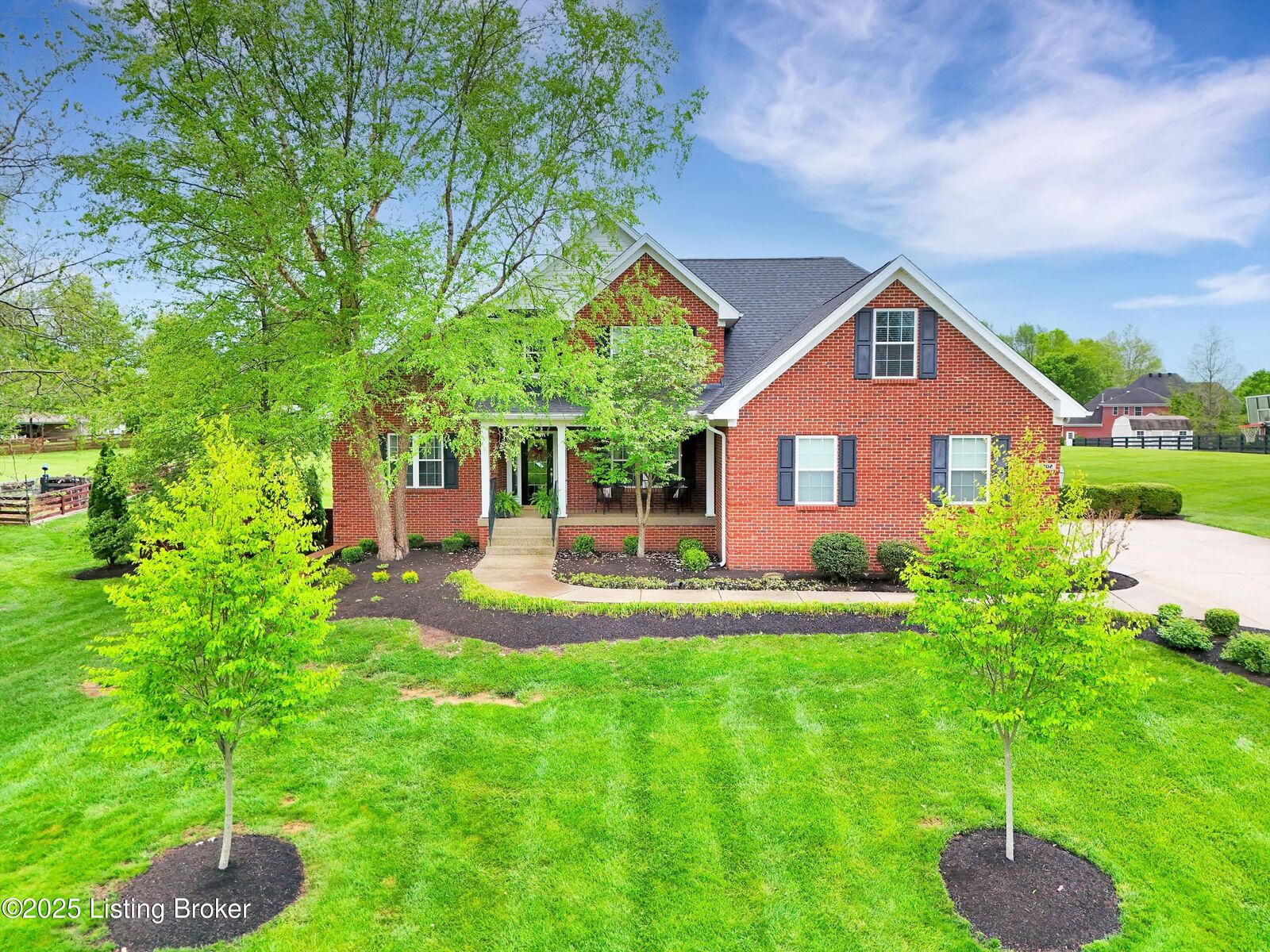 Property Photo:  3702 Sumerlin Dr  KY 40010 