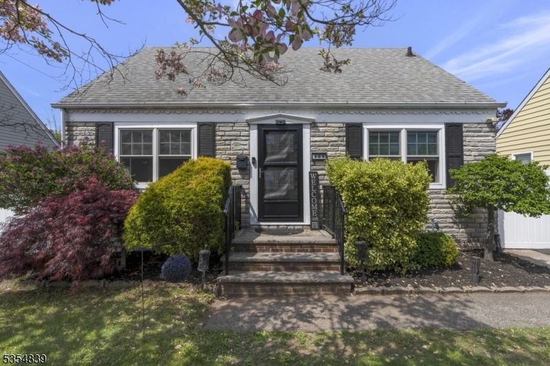 325 Giles Ave  Middlesex Boro NJ 08846 photo