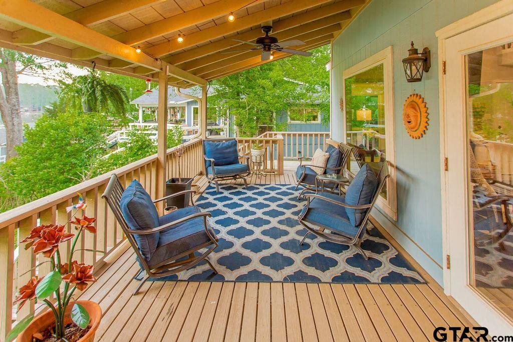 Property Photo: 552 Hideaway Ln E TX 75771