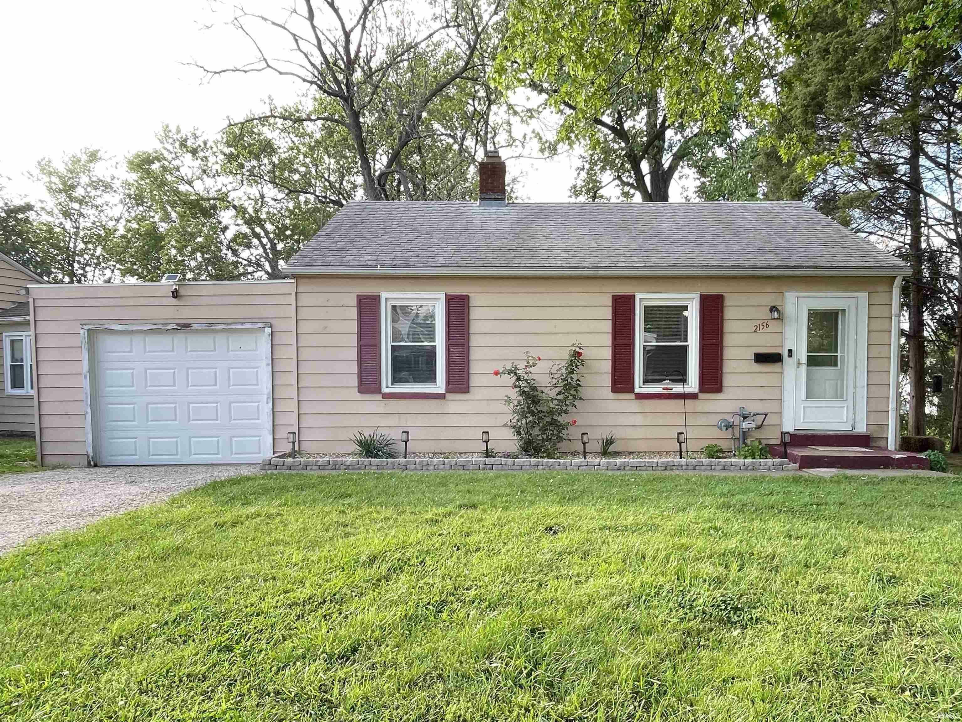 Property Photo: 2156 Oakland Avenue IN 47711
