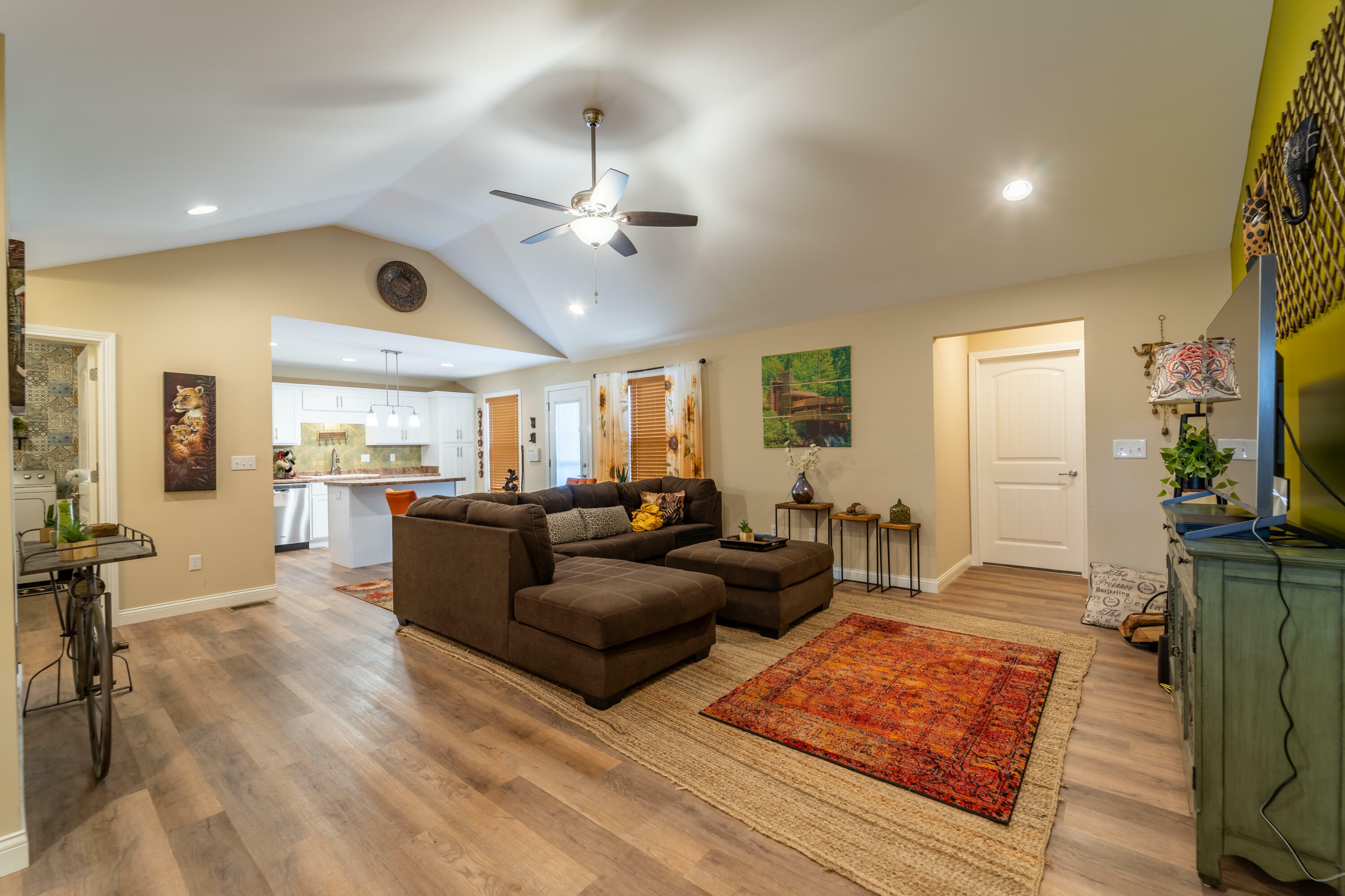 Property Photo: 409 Middle Creek Way KY 40403