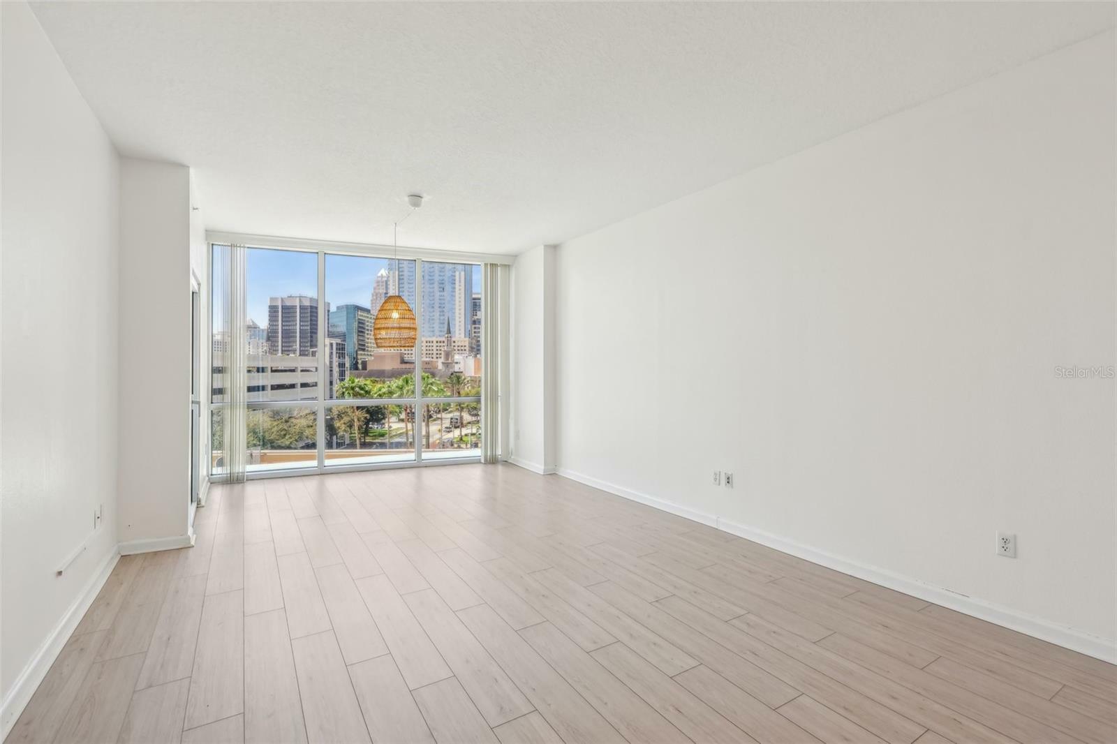 Property Photo: 322 E Central Boulevard 606 FL 32801