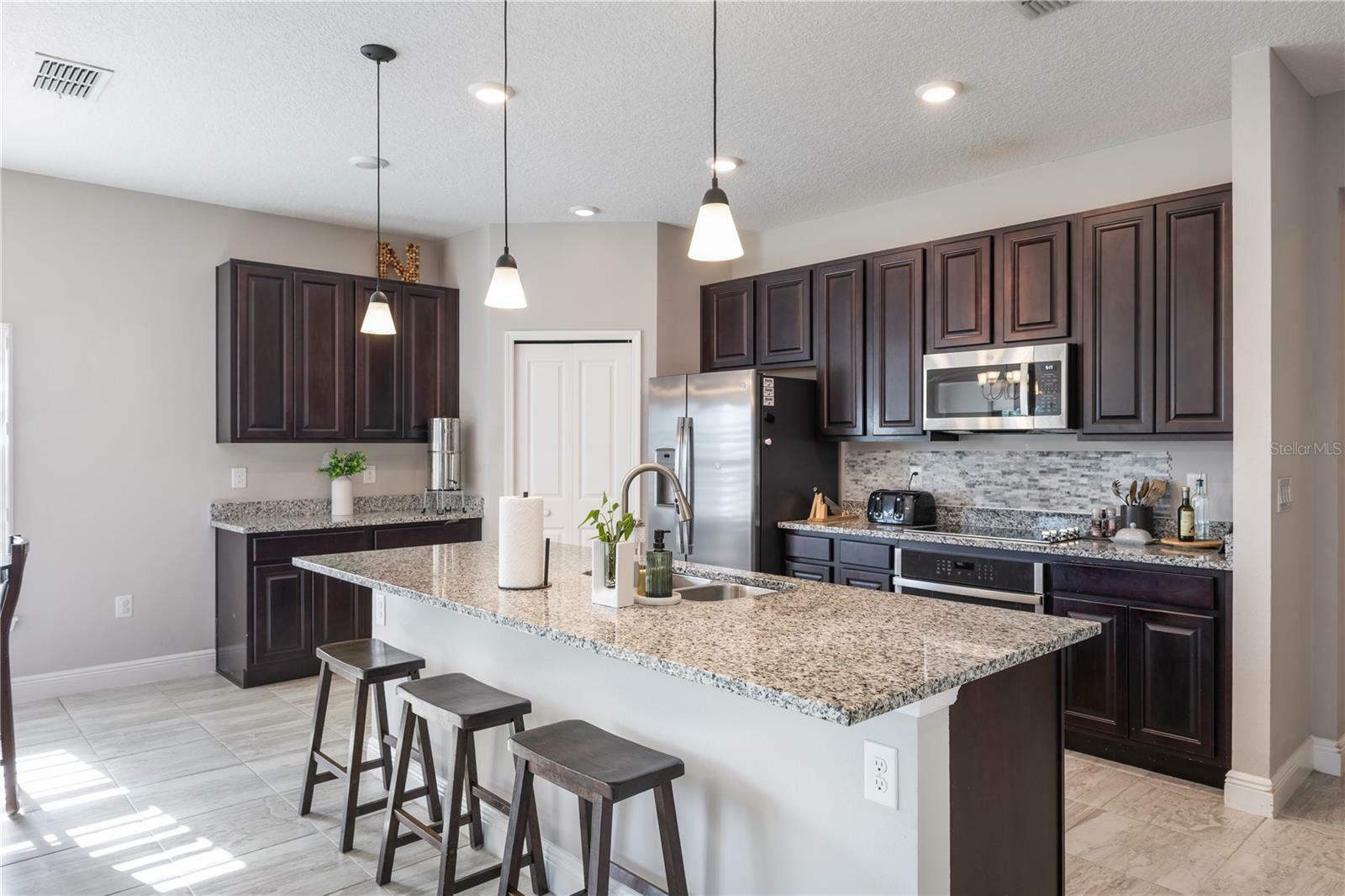 Property Photo: 112 Red Maple Burl Circle FL 32713