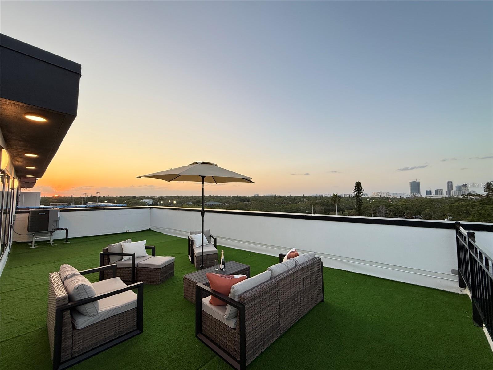 Property Photo: 2104 4th Street S FL 33705