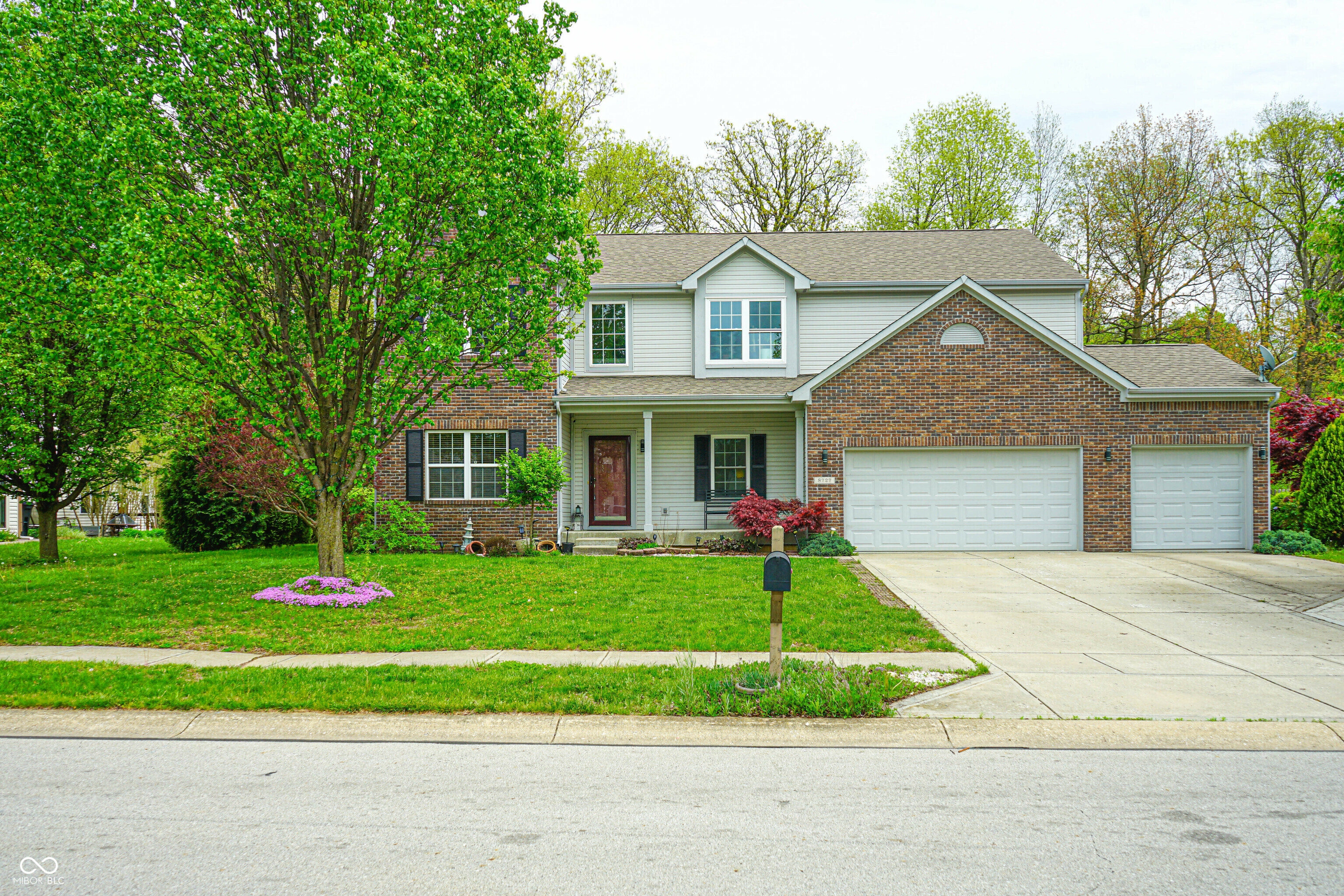 Property Photo: 8727 Redditch Drive IN 46123