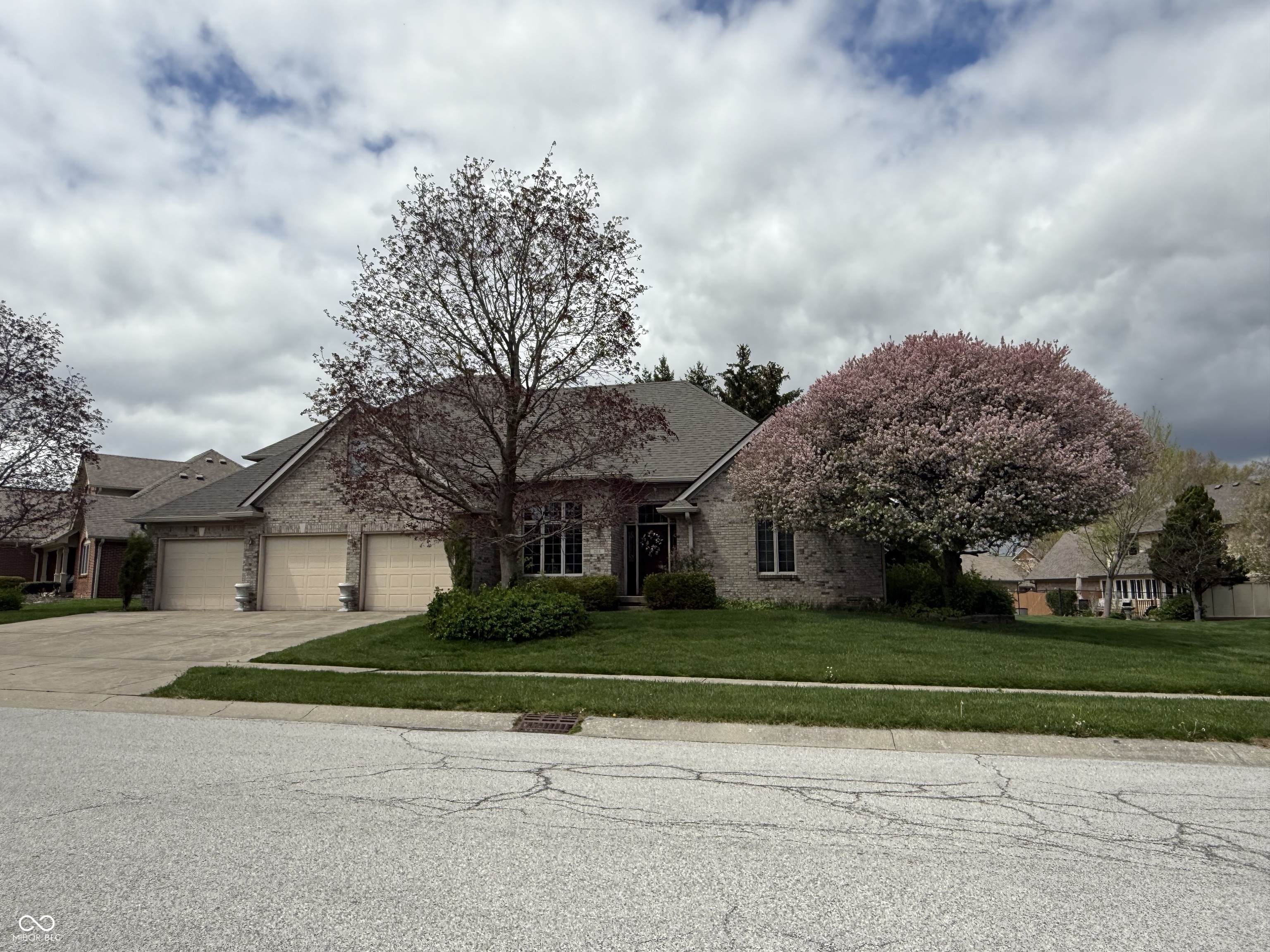 Property Photo: 1304 Park Meadow Drive IN 46107