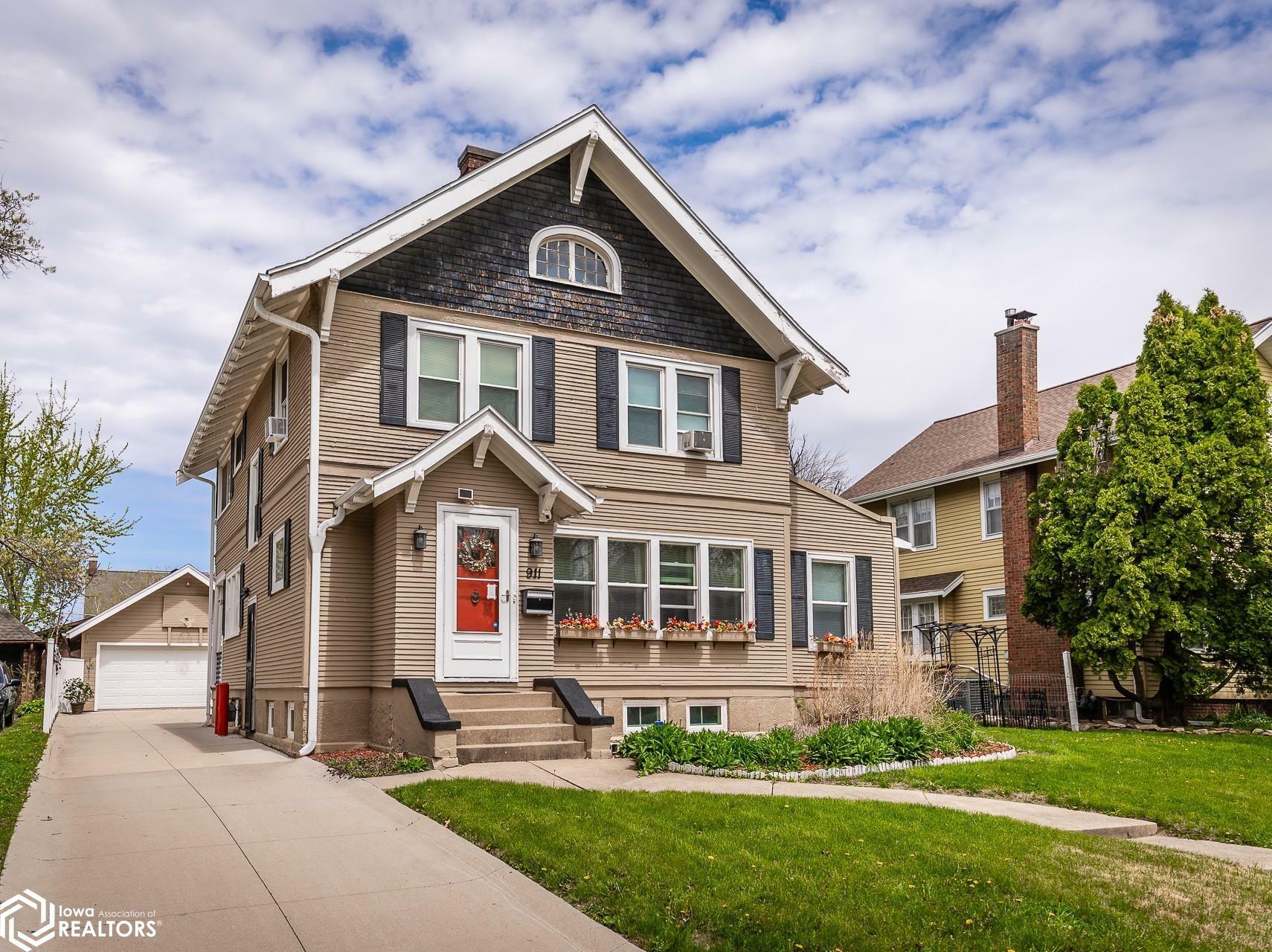 Property Photo: 911 W Church Street IA 50158