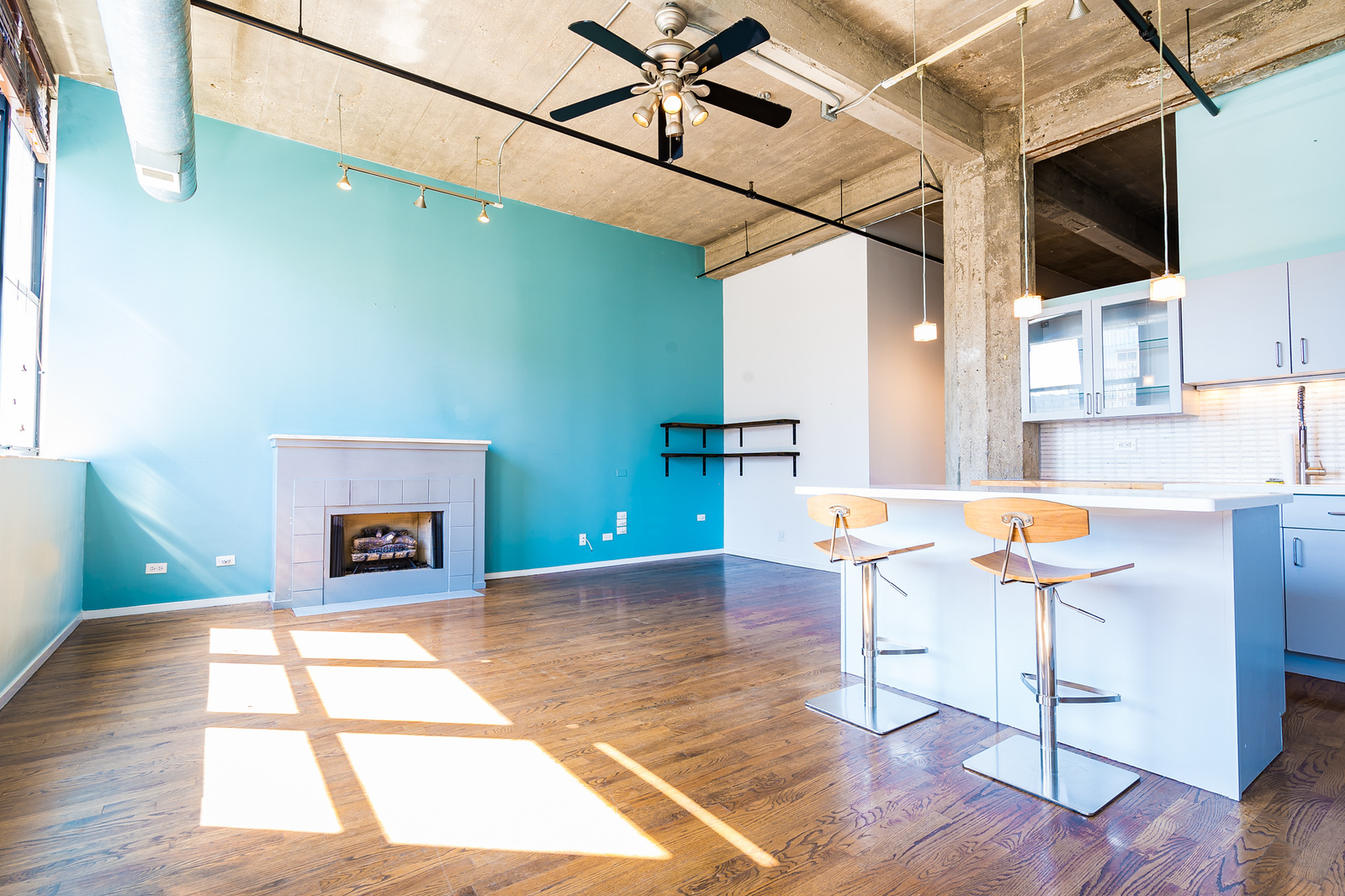 Property Photo: 843 W Adams Street 406 IL 60607