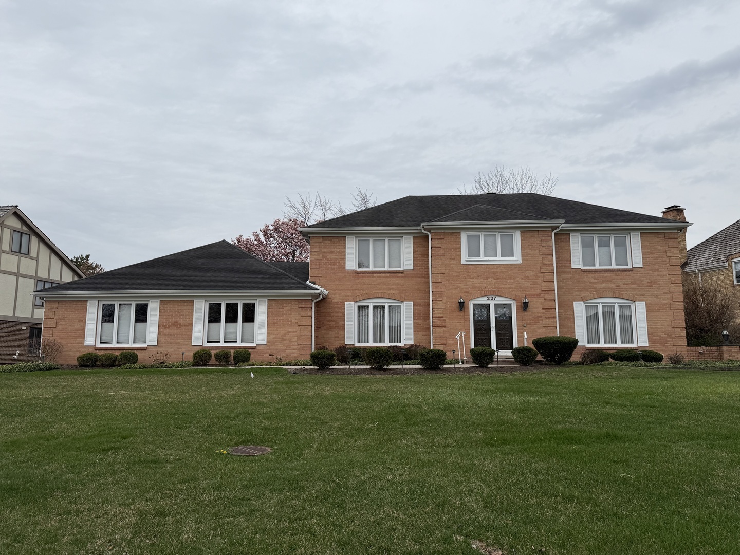 227 Wood Glen Lane  Oak Brook IL 60523 photo