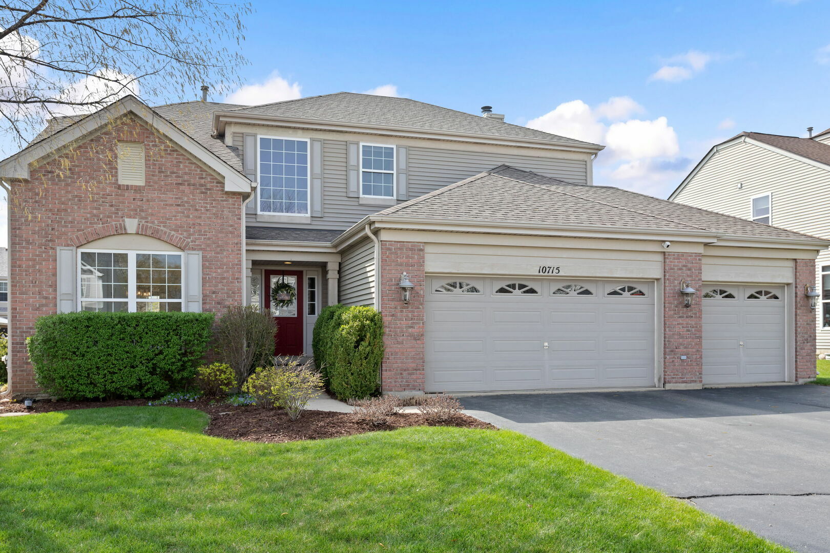 10715 Golden Gate Avenue  Huntley IL 60142 photo