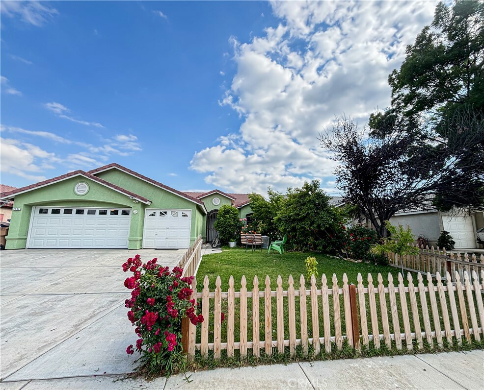 Property Photo:  2901 Flint Hills Drive  CA 93313 