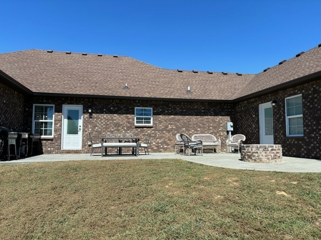 Property Photo: 25 James Way TN 37083