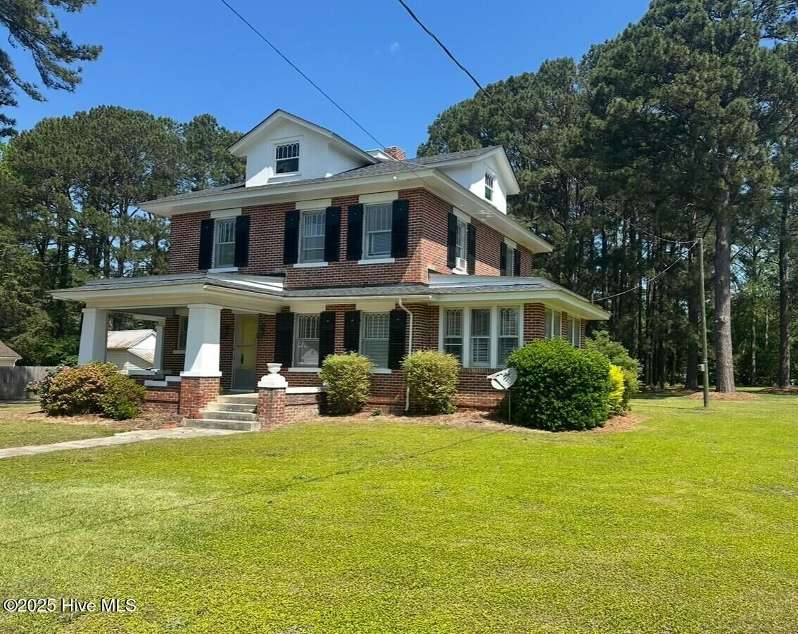 Property Photo:  206 Main Street  NC 27877 