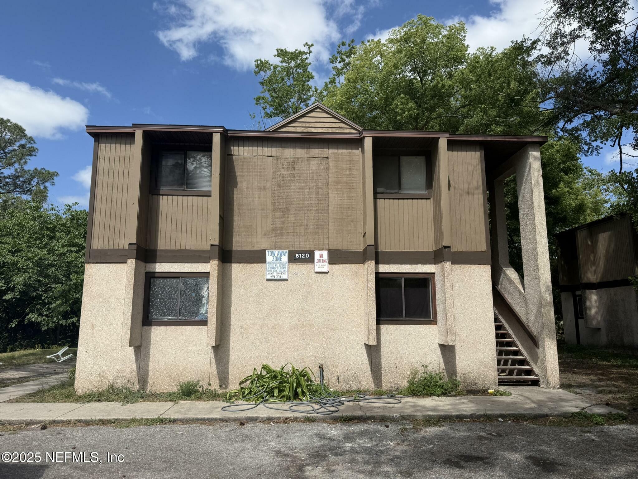 Property Photo: 5120 Westchase Court FL 32210