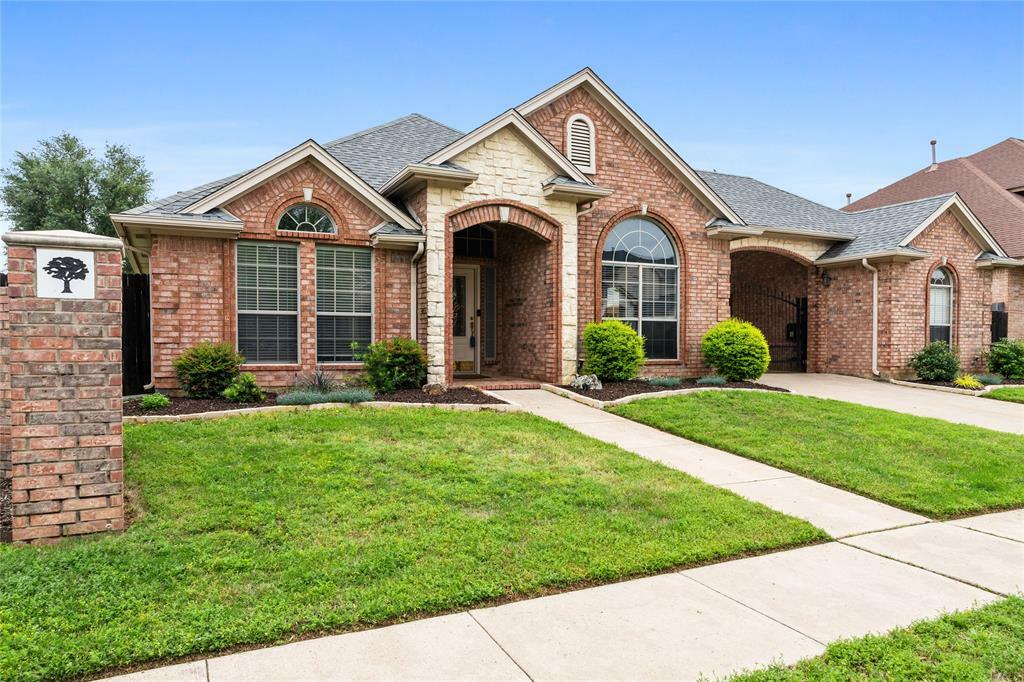 Property Photo: 7828 Vineyard Court TX 76182