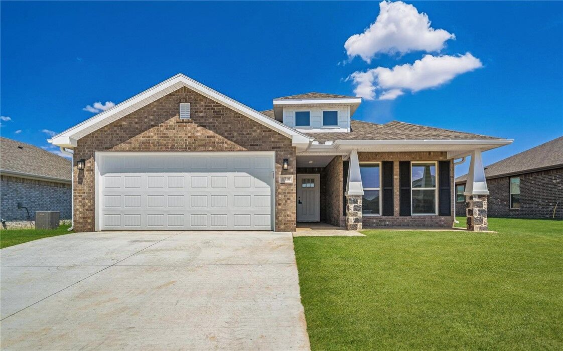 Property Photo:  1710 Edwards Street  AR 72751 