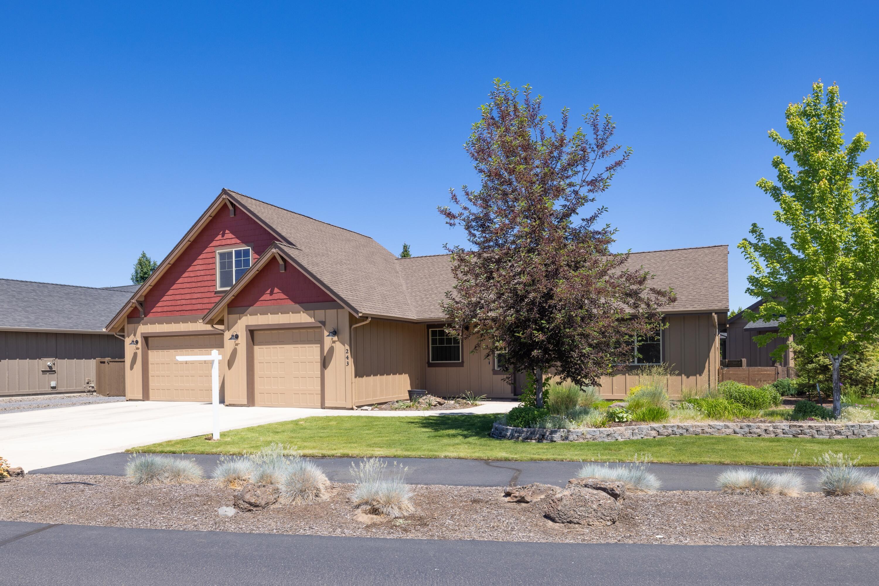 Property Photo:  243 NW Saddle Ridge Loop  OR 97754 