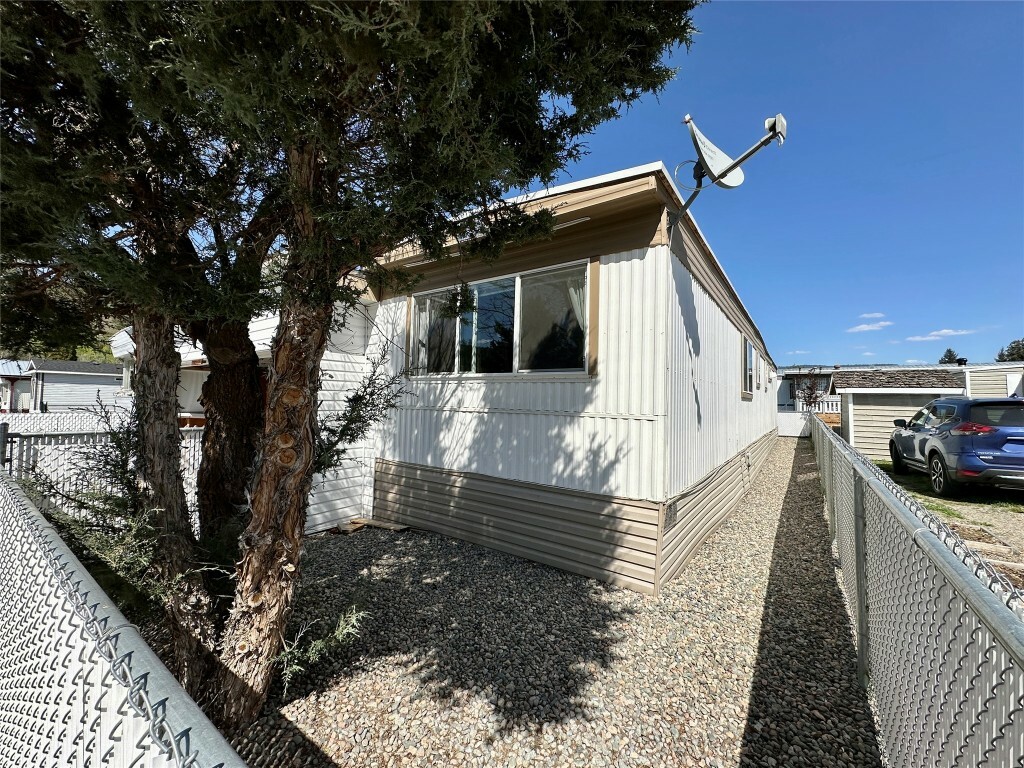 Property Photo: 473 Corina Avenue 15 BC V0X 1W0