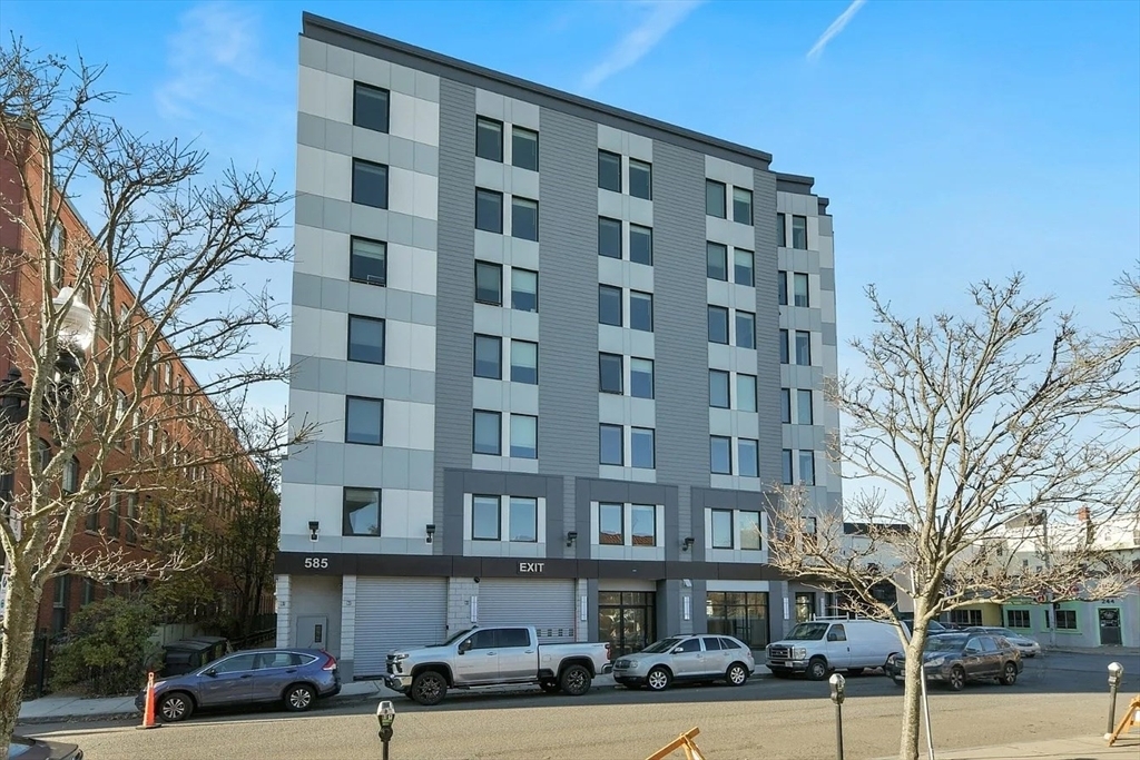 Property Photo: 585 Essex St 217 MA 01901