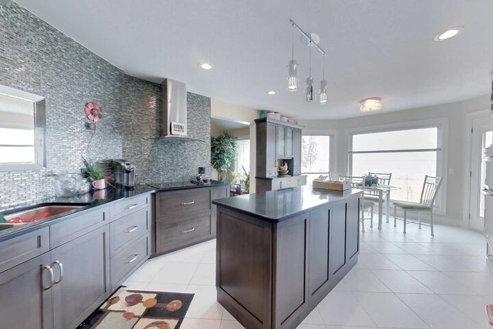 Property Photo: 30 Executive Estates AB T0G 0M0
