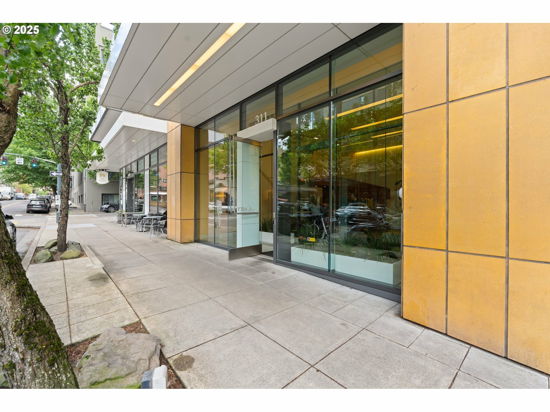 Property Photo: 311 NW 12th Ave 603 OR 97209