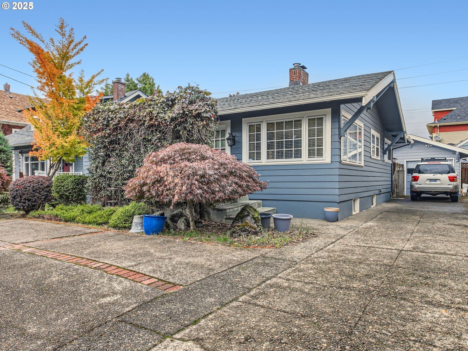 Property Photo: 1027 SE Tacoma St OR 97202