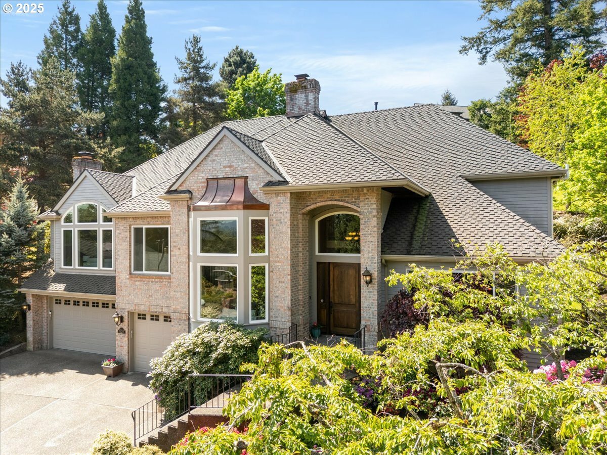 Property Photo: 1224 Tyndall Ct OR 97034