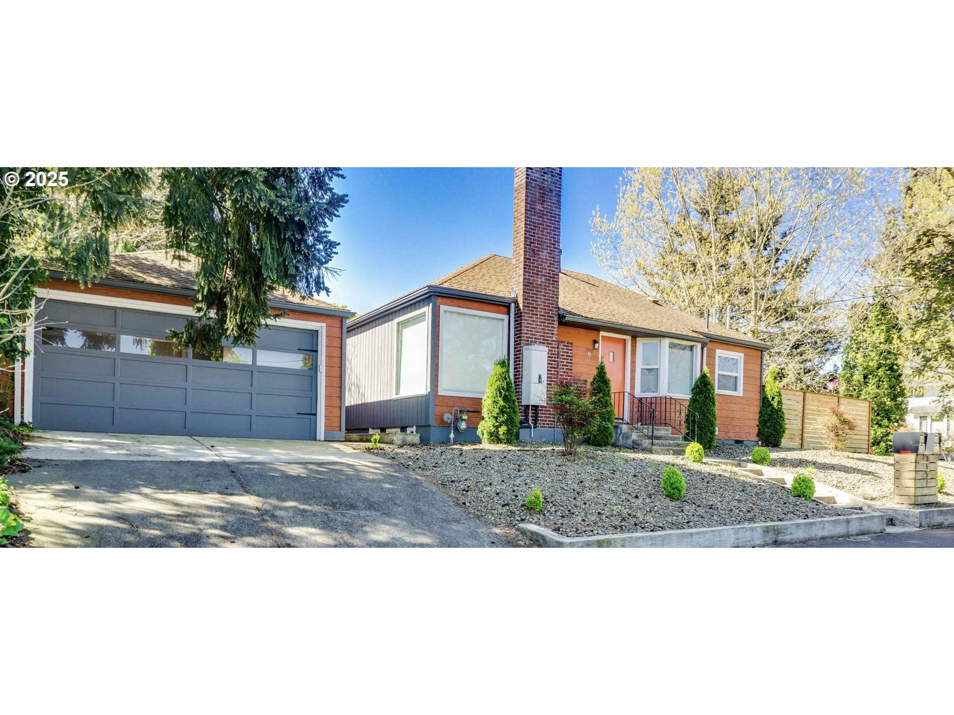Property Photo: 3552 NE Killingsworth St OR 97211