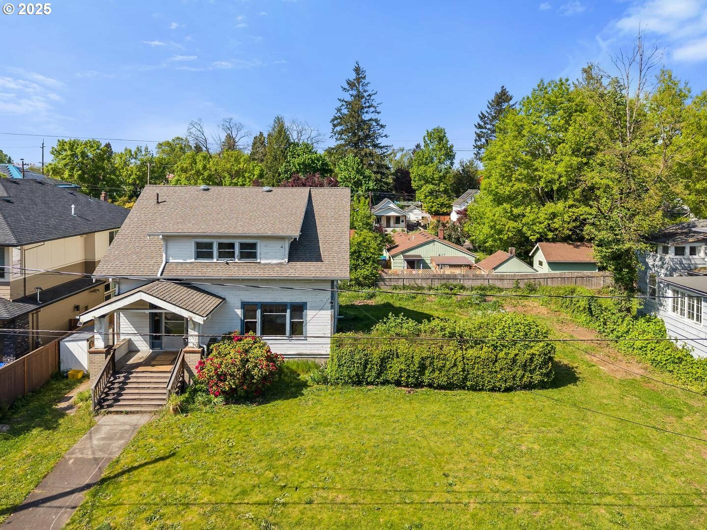 Property Photo: 4323 SE Alder St OR 97215