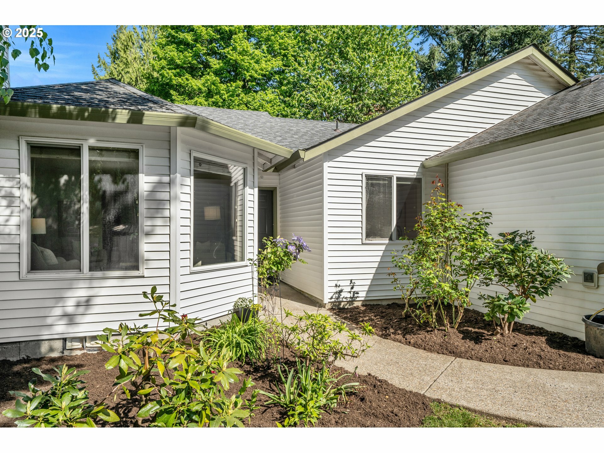 Property Photo: 2721 SW Hume Ct OR 97219
