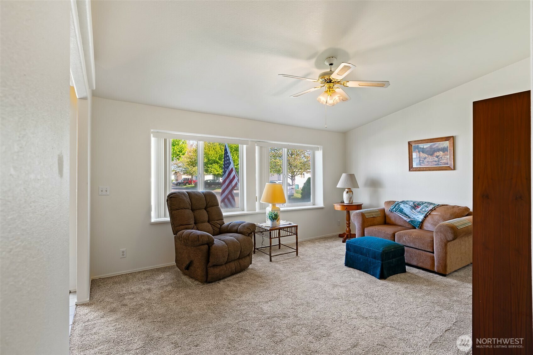 Property Photo: 1100 S Rosewood Drive 115 WA 98926