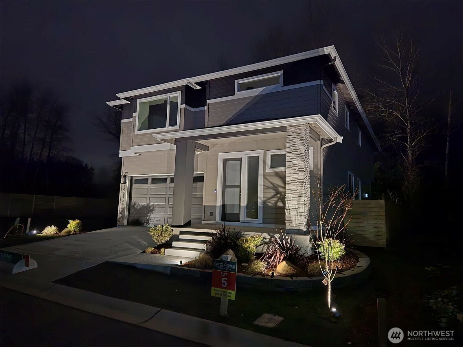 Property Photo: 11612 SE 196 Street 7 WA 98031