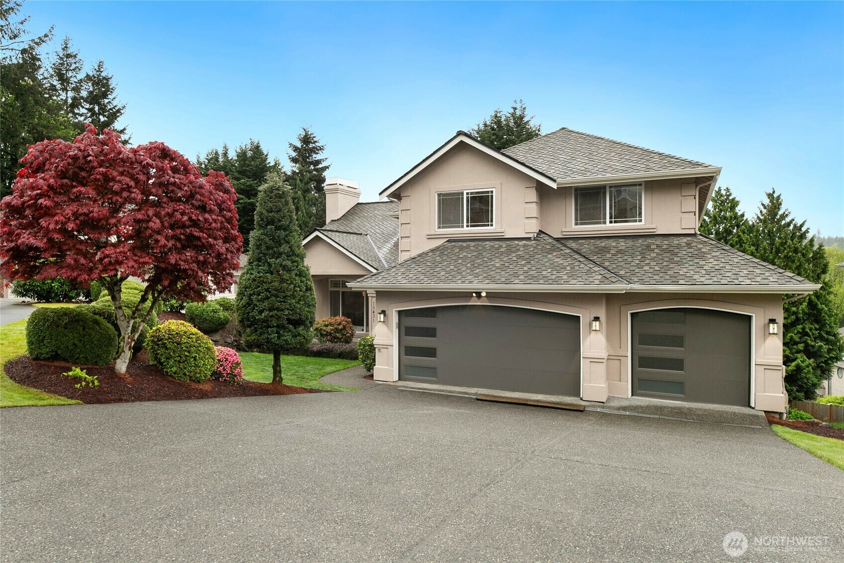 Property Photo: 15431 SE 67th Place WA 98006