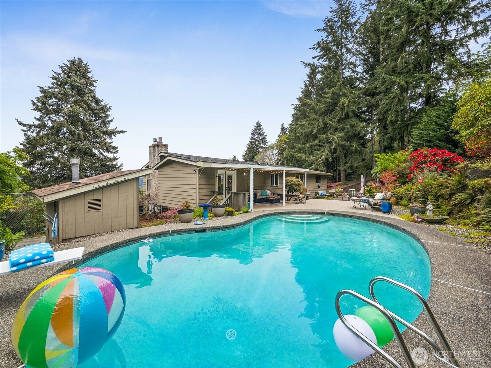 Property Photo: 12430 136th Avenue E WA 98374