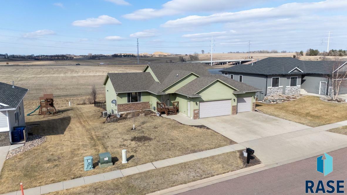 Property Photo: 1600 E Liberty Cir SD 57005
