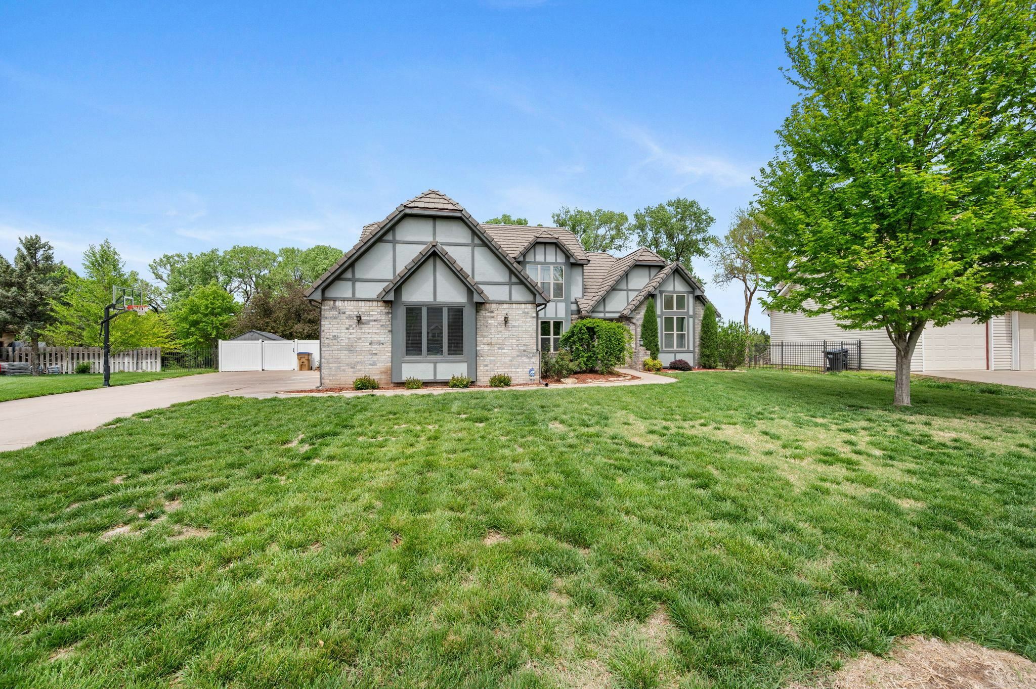 Property Photo: 13930 E Lakeview KS 67230