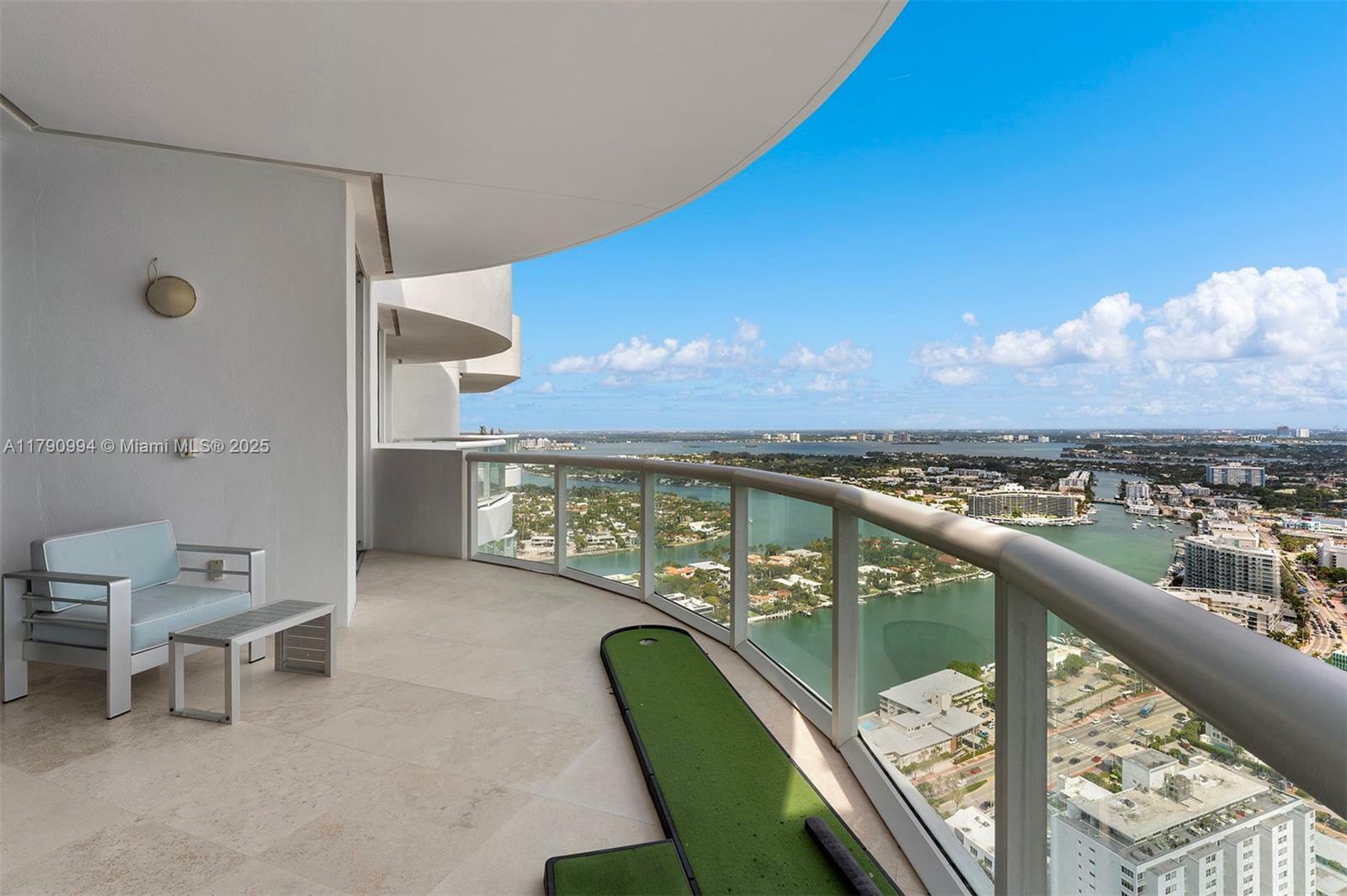 Property Photo: 6365 Collins Ave Ts-11 FL 33141